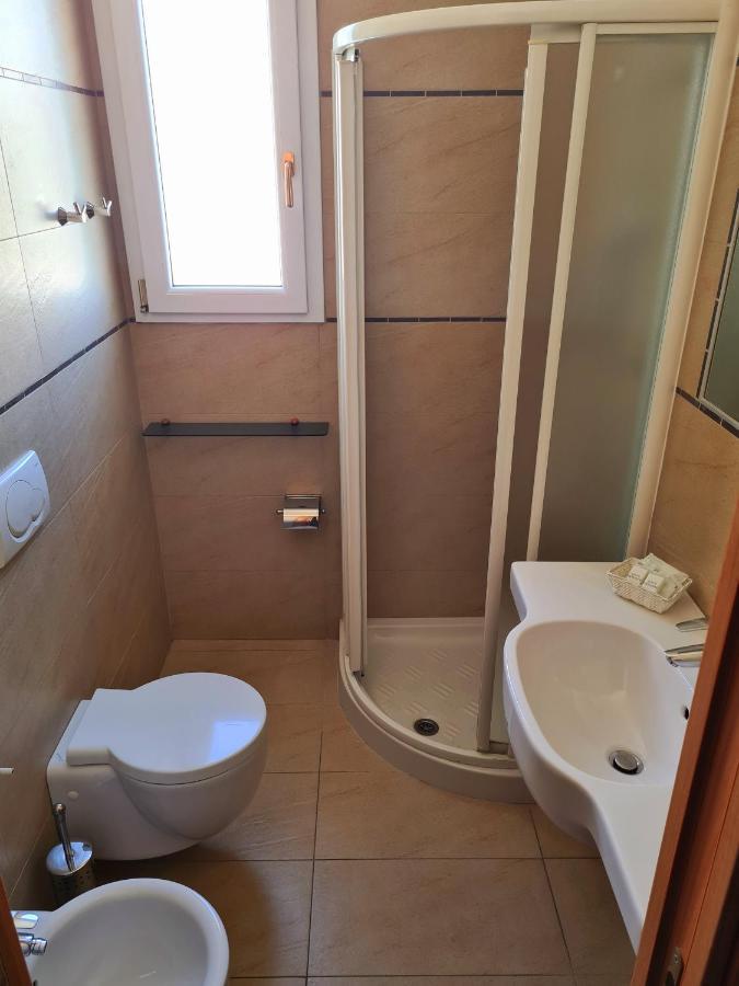 רימיני Hotel Camelia מראה חיצוני תמונה