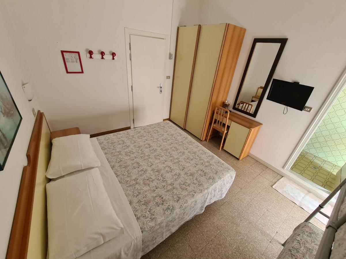 רימיני Hotel Camelia חדר תמונה