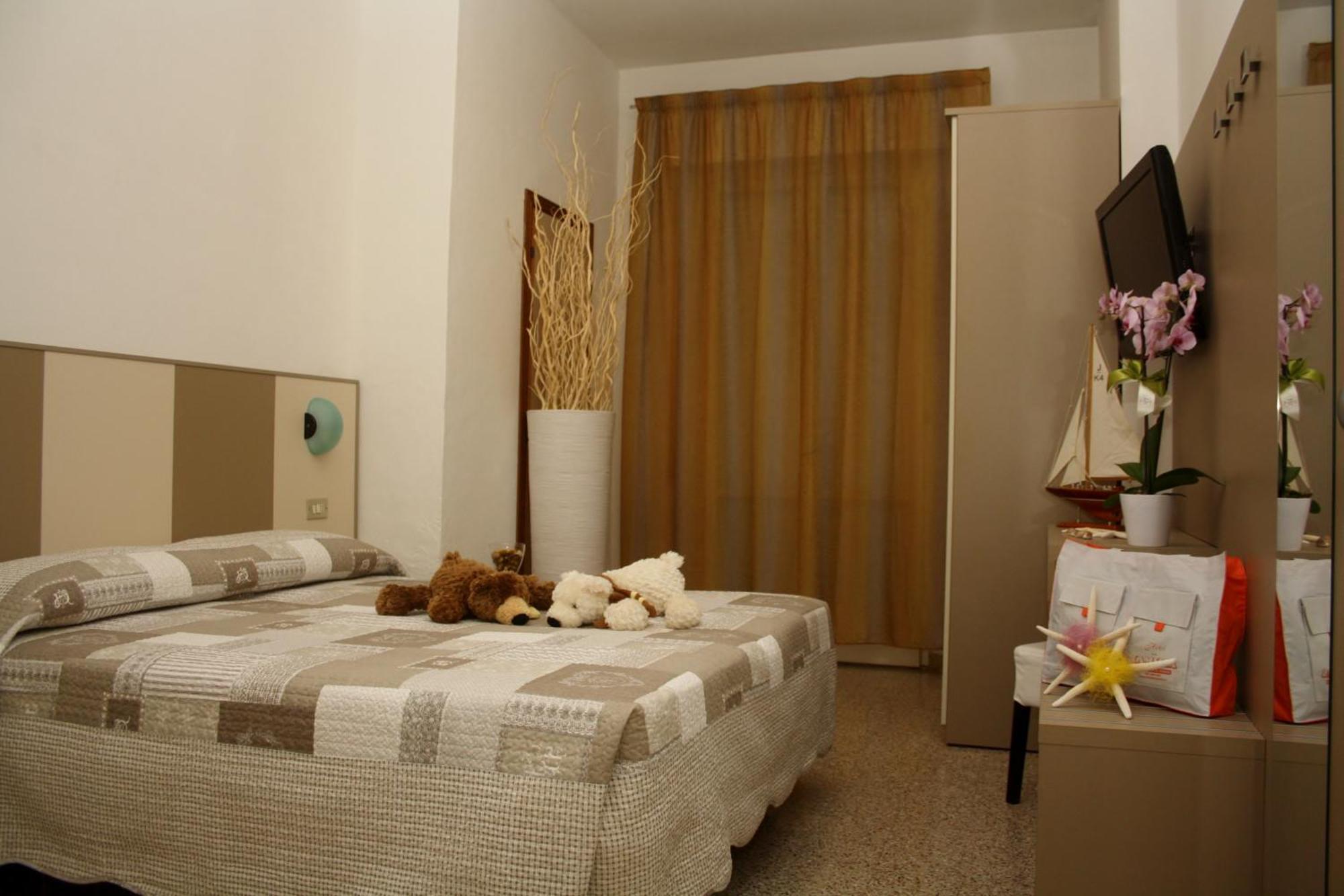 רימיני Hotel Camelia מראה חיצוני תמונה