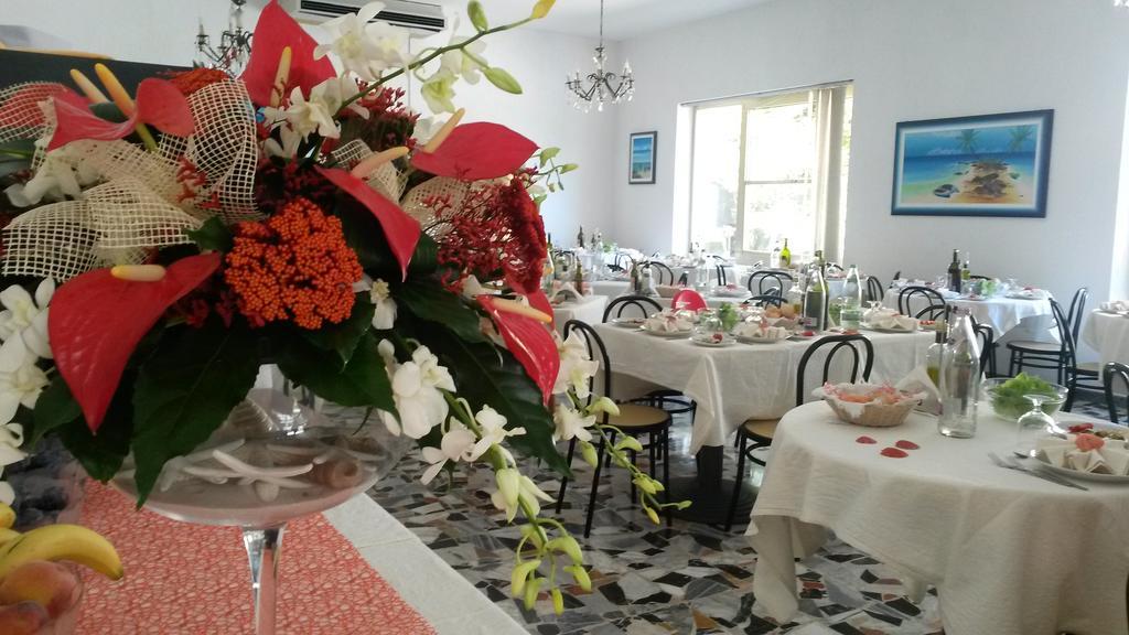 רימיני Hotel Camelia מראה חיצוני תמונה